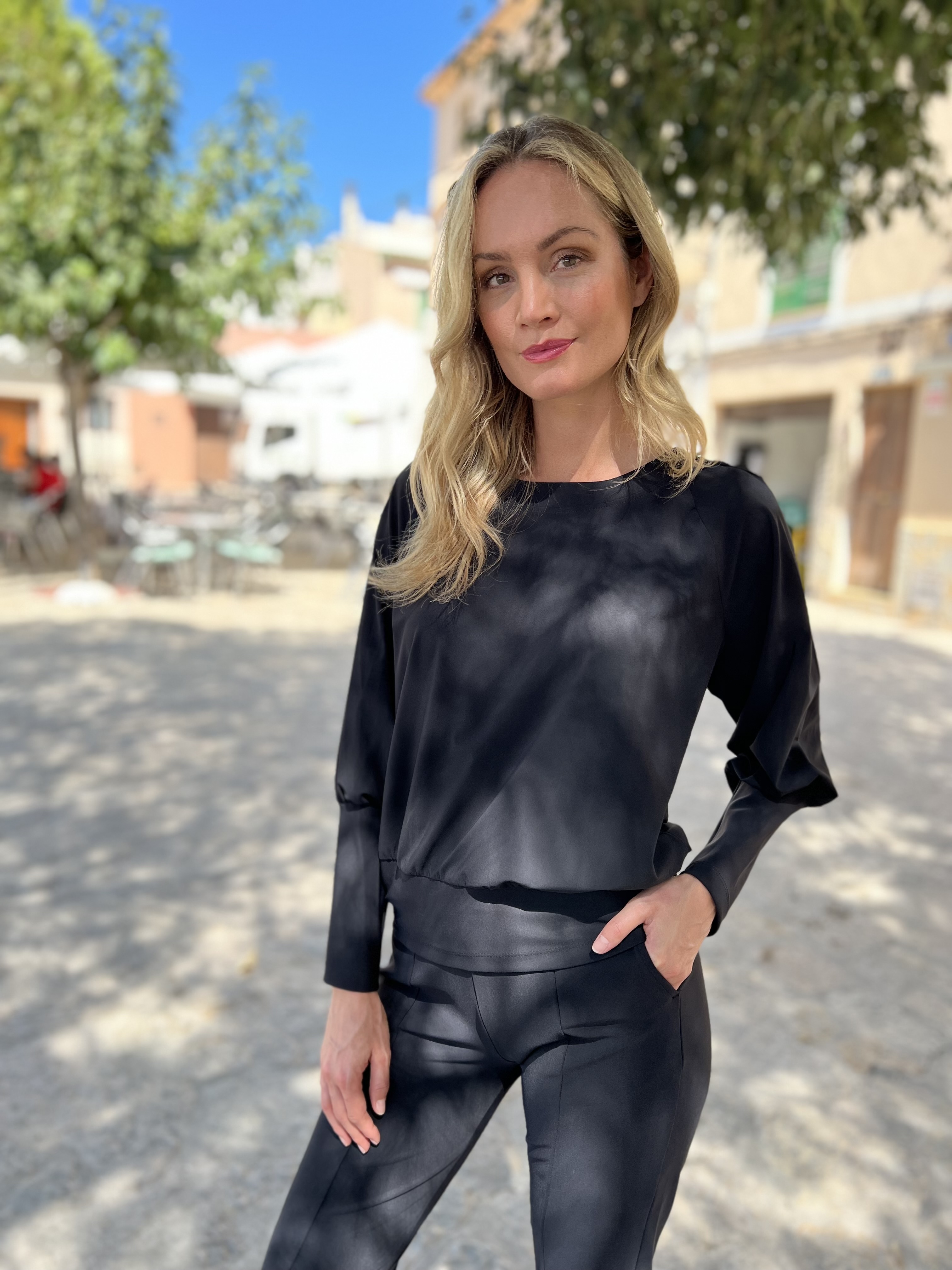 TOP EVA BLACK