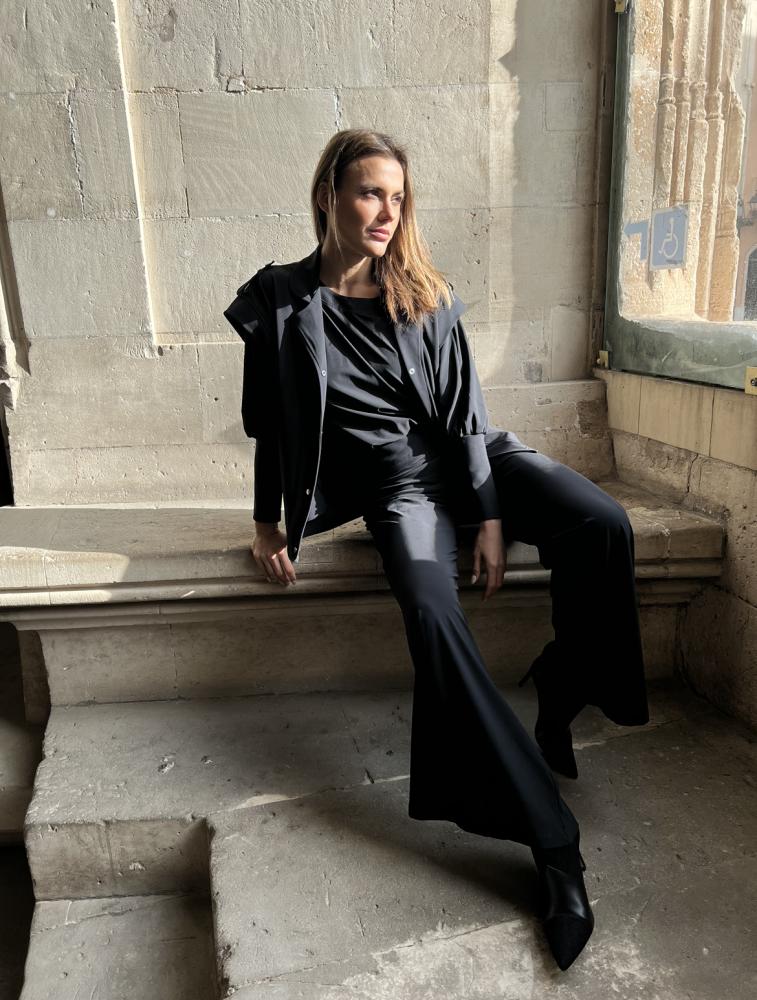 D'ETOILES CASIOPÉ pantalon AVALON  is vervaardigd van classic travel kwaliteit die kreuk en strijkvrij is en na het wassen we